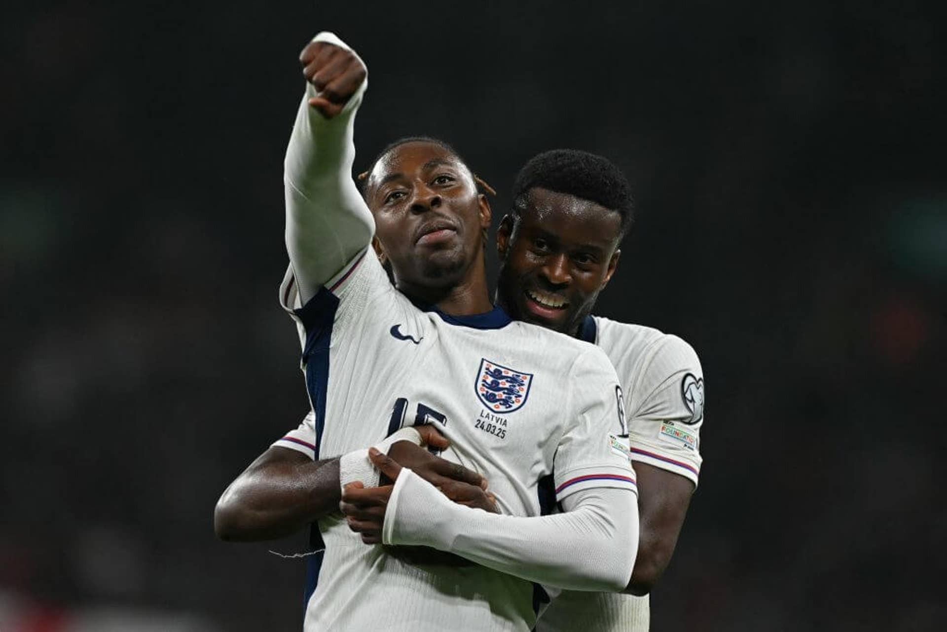 体育注册-格拉斯纳：格伊和埃泽会在下场比赛首发，并为水晶宫拼至最后