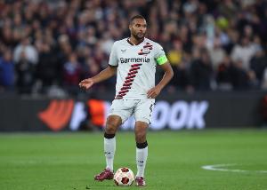 体育注册-德媒：拜仁对若纳坦-塔迟迟未做决定感到不解，他们希望尽快敲定