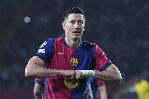 记者：莱万、巴尔德仍在恢复，缺席巴萨今日合练