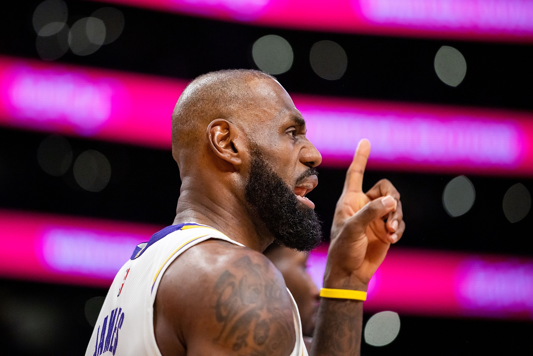 体育登录-香波特：若你没按老詹的要求跑位 他会故意传球失误&amp;让教练换下你