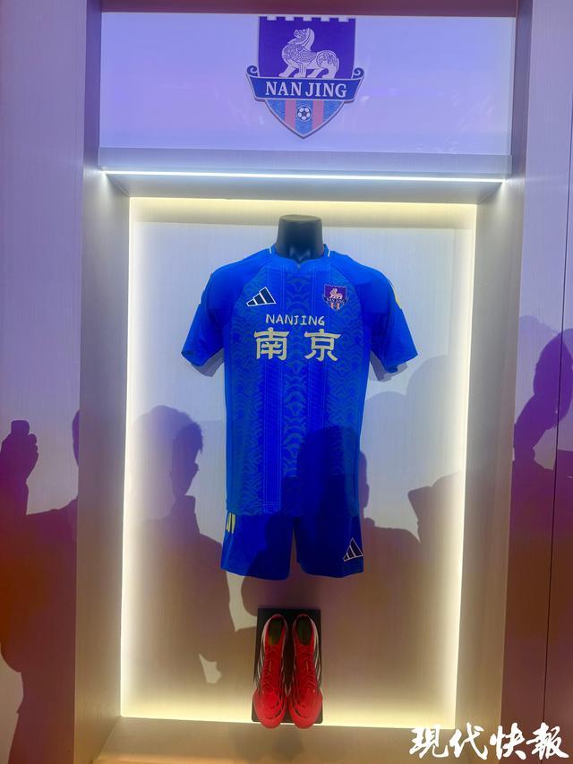 体育登录-2026苏超十三队主客场比赛服正式发布，“十三太保”都有专属设计